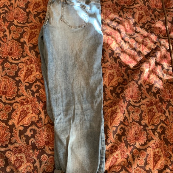 Maurice’s distressed jeans - Picture 2 of 3